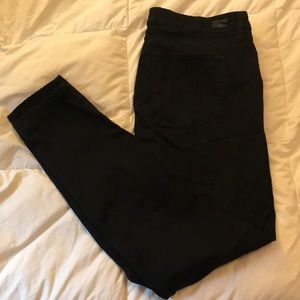 Paige Verdugo Black Skinny Jeans. Size 32